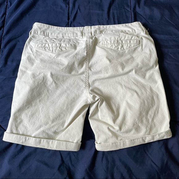 American Eagle Bermuda Shorts, Size 8 (item 2 of 2) - Picture 10 of 12